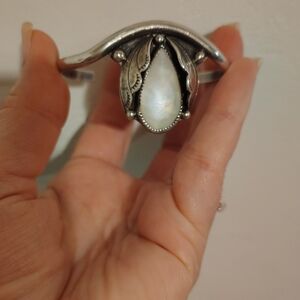 SET Bracelet And Matching ring Silver and Mother Of Pearl Teardrop Bracelet
